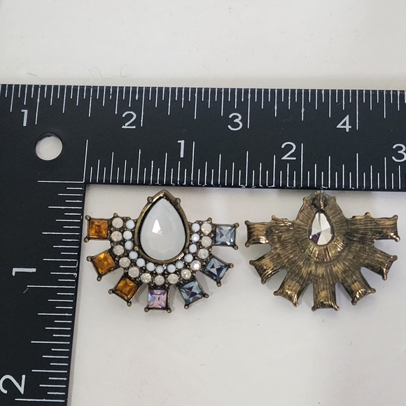 Art Deco Style Fan Shape Crystal Earrimgs - Picture 6 of 6